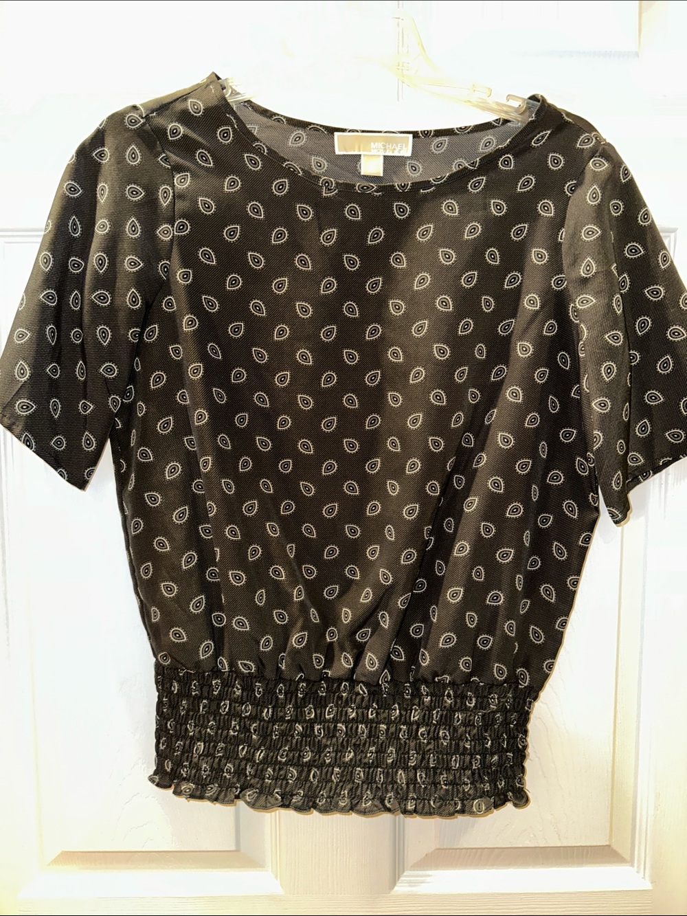 Michel Studio Black Short-Sleeve Smocked-Hem Crop Top with White Paisley Motif